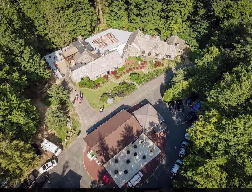 The Stone Manor Inn