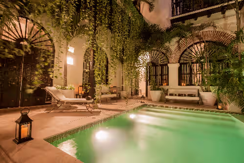 Casa De Alba Wedding Mansion - 7 Bedroom 8 Bathroom, 2 Pools - Staff Included
