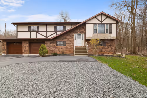 Huge New Luxury Pocono MTN Home 8 bed 4 bath