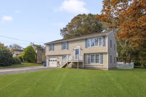 Beautiful 6 bed, 2-1/2 bath house with A/C throughout - Walk to the Beach!