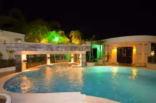 Top-Class Luxury Villa with Pool in the Heart of Sosua, 7 bedrooms
