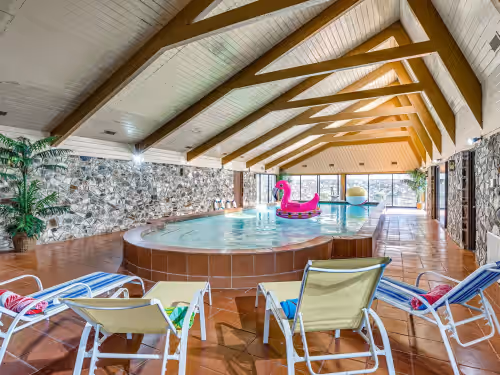 Brownsville- Indoor Heated pool, Tennis court, luxury mansion by Lake Overholser