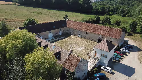 Magical & historic gîte 65 pers. Cousinades-Seminars-Weddings, ., wedding venue in Chierry, France