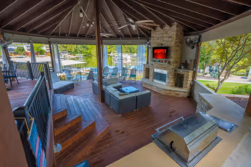 CALM, PEACEFUL COVE!  Lakefront Oasis w/ guest house + no stairs to huge dock!