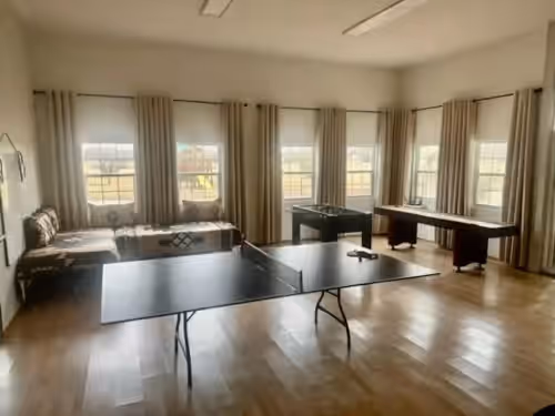 Experience Scottsbluff charm in our spacious 4-bedroom retreat
