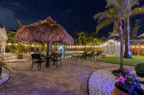 Clearwater Beach Entire Private Resort! SALT Heated Pool! Sleeps 30 Comfortably, photo 4