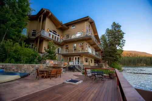 North Shores Lodge - Beautiful Lake House in Whitefish