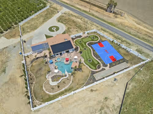 LUXURY ENTERTAINMENT OASIS, wedding venue in Tracy, California