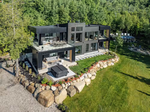 Altéa Charlevoix - luxury villa: spa, pool, billiards, view