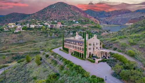 Little Daisy Manson | Plus Two Villas, wedding venue in Jerome, Arizona