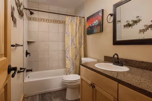 Mountainside Manor: 12-guest, Pet-Friendly, with Theater, Game Room, & Hot Tub!