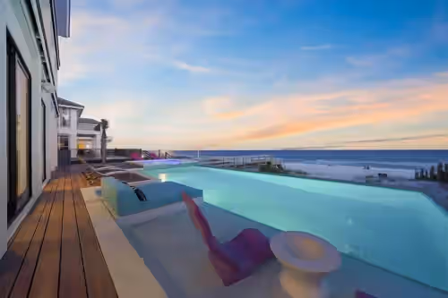 Amazing Beach Front Vacation House in Destin with Private Pool, Theater, Bar