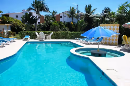 9BD guest-friendly villa in El Batey, pool/Wi-Fi/cable TV/AC, near everything