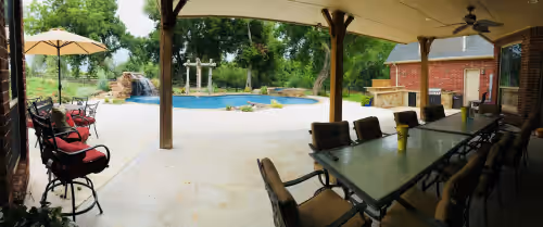 French Country Estate and Family Resort - Pool and Spa in OKC limits