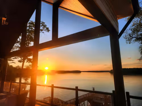 🌅Viewtopia🌞Luxury with Unparalleled Views, Game Room and Hot Tub🔥, lakefront wedding venue in Macon, North Carolina