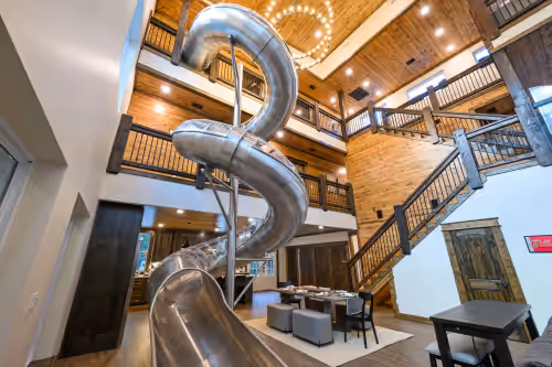 Rooftop Patio Fun New Luxury Cabin with Pool, Indoor 3-Story Slide, Pet Friendly
