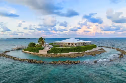 East Sister Rock Island - Your own private island, oceanfront, pool, fishing, snorkeling, diving, swimming