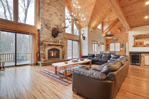 BIG POCONO LODGE “Largest Home @ Camelback”