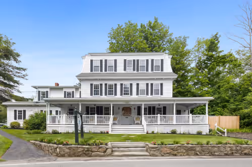 Charming Family-friendly 10 BR, 10.5 BA Property by Perkins Cove!, beachfront wedding venue in Ogunquit, Maine