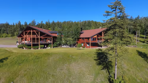 14,229sqft Estate on 8ac w/ 4100sqft Guest home TikiBar HotTub Overlooking GNP!