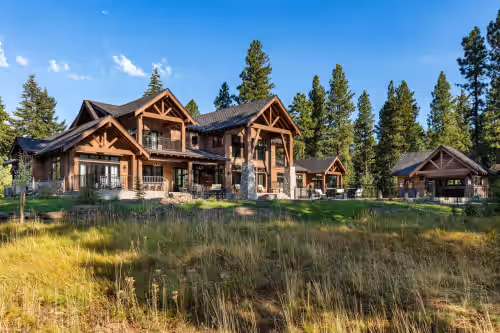 Darrow’s Pond Retreat - Suncadia's Biggest Rental w/Heated Pool, 20-Person Hot Tub, and 2 Firepits!, wedding venue in Cle Elum, Washington