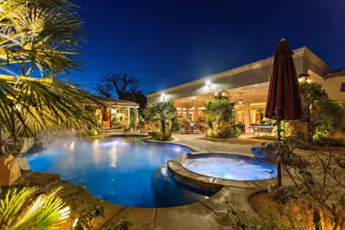 Great event home! Gorgeous gardens and yard.