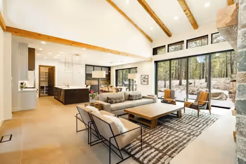 Sable Rock Retreat- Modern Luxury w/ 5 beds, 6 ba, spa, sauna, 2nd living room.
