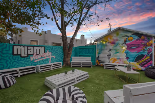 Wynwood | The Bonds of Art House | 7BR | Sleeps 20