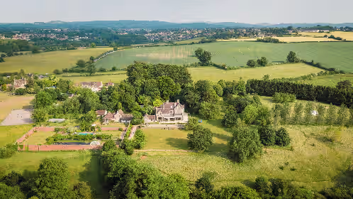 Somerleaze House Estate: pool, cottage, stable building, sauna & river access