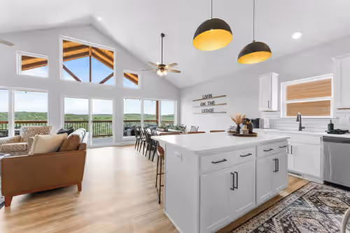 Panoramic Lake&Mtn View, Private HotTub & Firepit!