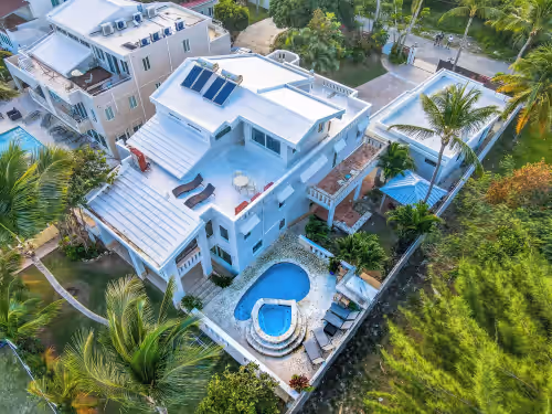Oceanfront 8-bedroom Villa with Pool, Fully Fenced for Privacy, Incredible Views, photo 4