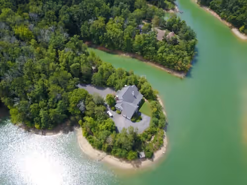 LAKEFRONT HOUSE SLEEPS 30 - BOAT DOCK, THEATER ROOM, HOT TUB, GAMES ROOM & MORE
