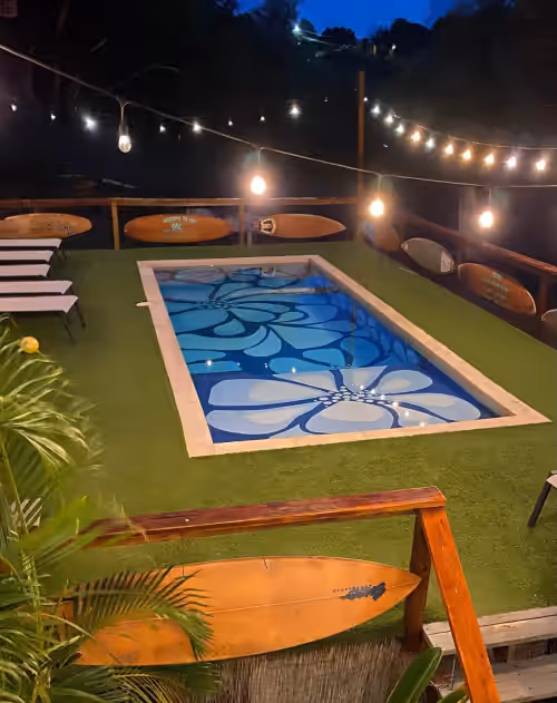 Vibeinn: 9 Bedroom House w pool-patios (6 King and 3 Queen), Funky Fun 9 Bedroom Rental, wedding venue in East End, Saint Thomas