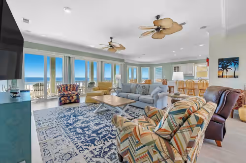 Dancing Dolphin Is A Beautiful 5BR. Nothing Between You And The Gulf But Sand!