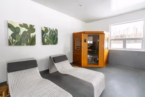 Indoor heated pool, sauna, exquistly decorted private retreat with gated drive, photo 5
