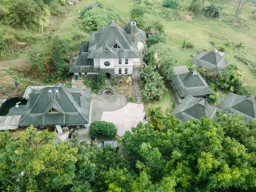 The Secret Manor, photo 4