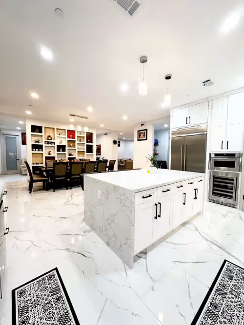 Modern House, 6 Bedrooms- 9 beds, 6.5 Smart Bathrooms, near Disney & Beach