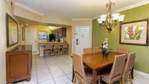 SLEEPS 16, WESTGATE LAKES, 4 BDRM, 4 BATH, 2 FULL KITCHENS, 3 LIVING ROOMS, HUGE