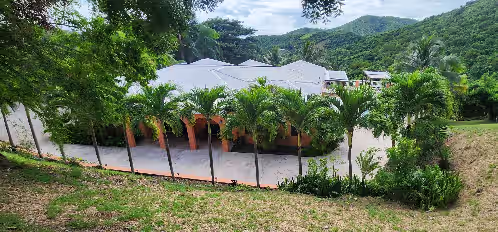 Beautiful Tropical Island Villa for big families and groups