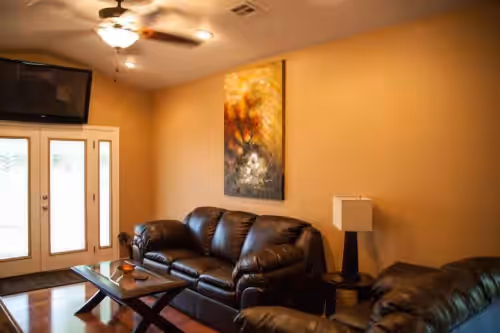 Large living area at Waterfront Lodging on Dream Catcher point / Discount for the season