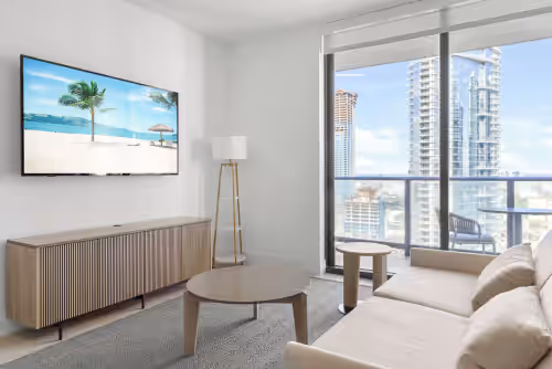 2901 - Beautiful Downtown Apt with Pool and Gym