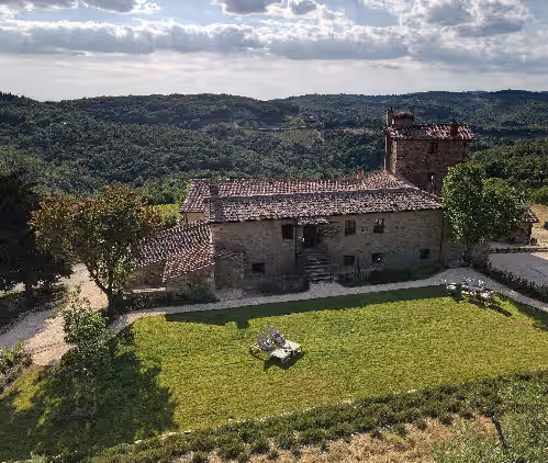 Exclusive Tuscan Winery Escape: Charming Villa with Pool & Breathtaking Views., vineyard wedding venue in Radda in Chianti, Italy