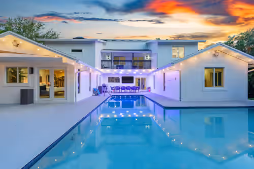 Luxury Heated Huge Pool Gameroom Designer Villa