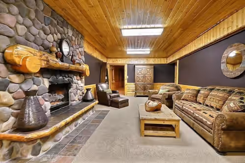 Timber Moose: America's Biggest Log Cabin - 26,500 square feet, big indoor pool