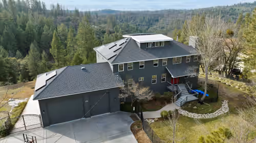 Breathtaking Sierra Foothills Sunset Views w/hot tub, volleyball, and EV charger