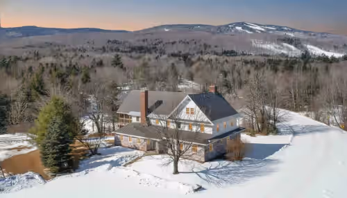 Mountain View 8-BR Lodge 2-Min to Mount Snow