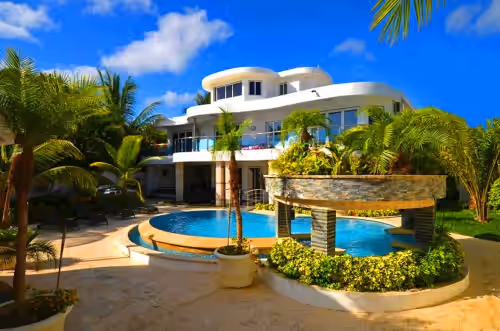 Luxury 21BD Party Complex, guest-friendly, steps from Clubs/Beaches!