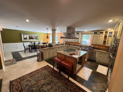 Gorgeous Private Home Near Amusement Park and Shopping!