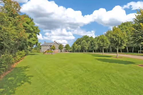Sallymount Manor