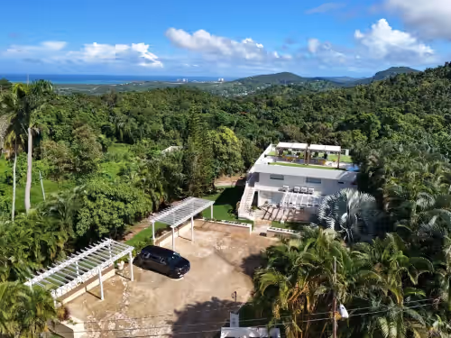 Stunning Private Oasis with Pool and Ocean Views, photo 3